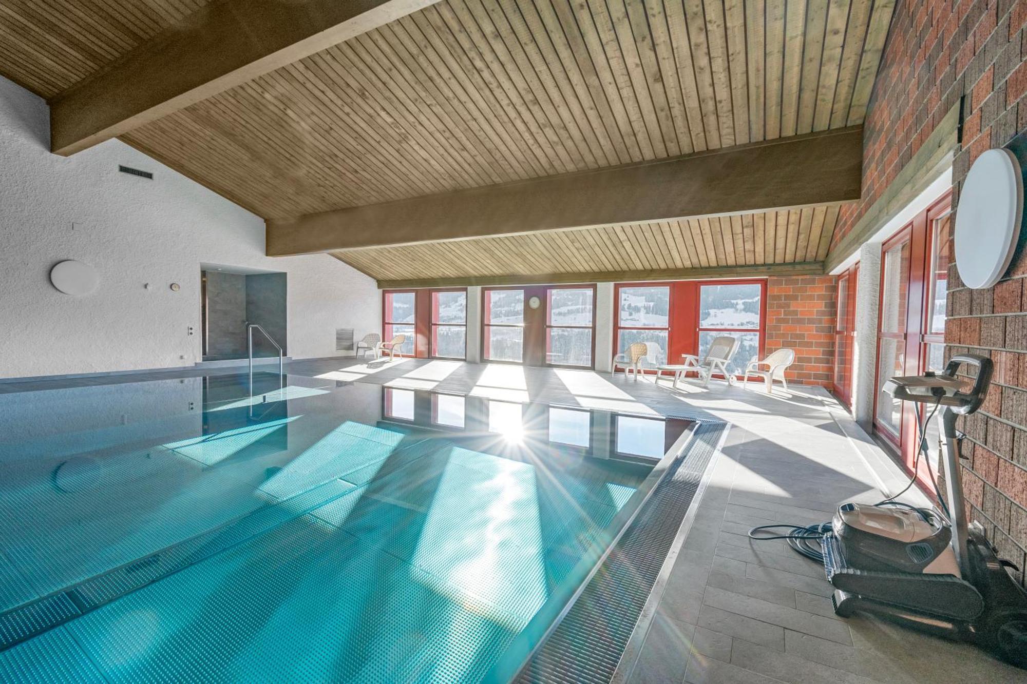 Aussicht Mit Poolbereich In Skiregion Brigels Apartmán *